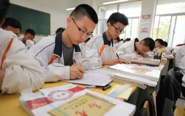 上好学的热切等更有教育资源分配长期不均学区区分固化的积弊 上好学的热切等更有教育资源分配长期不均学区区分固化的积弊