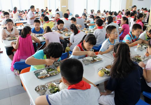 饮食观念是在家庭的饮食习惯和教育理念的影响下潜移默化形成