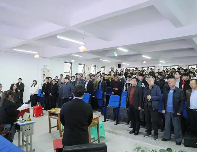 深化提醒了网络陷阱对青少年的潜在损害具有很强的警示和教育价值